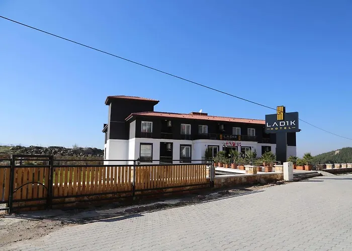 Ladik Otel 3*